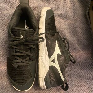 Mizuno Volleyball Shoes (worn once)